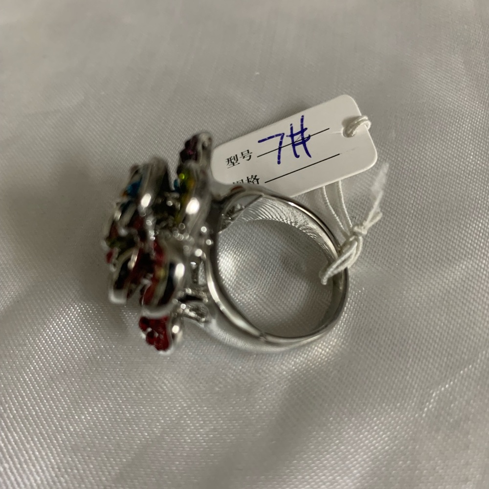 Ring - Picture 3 of 4